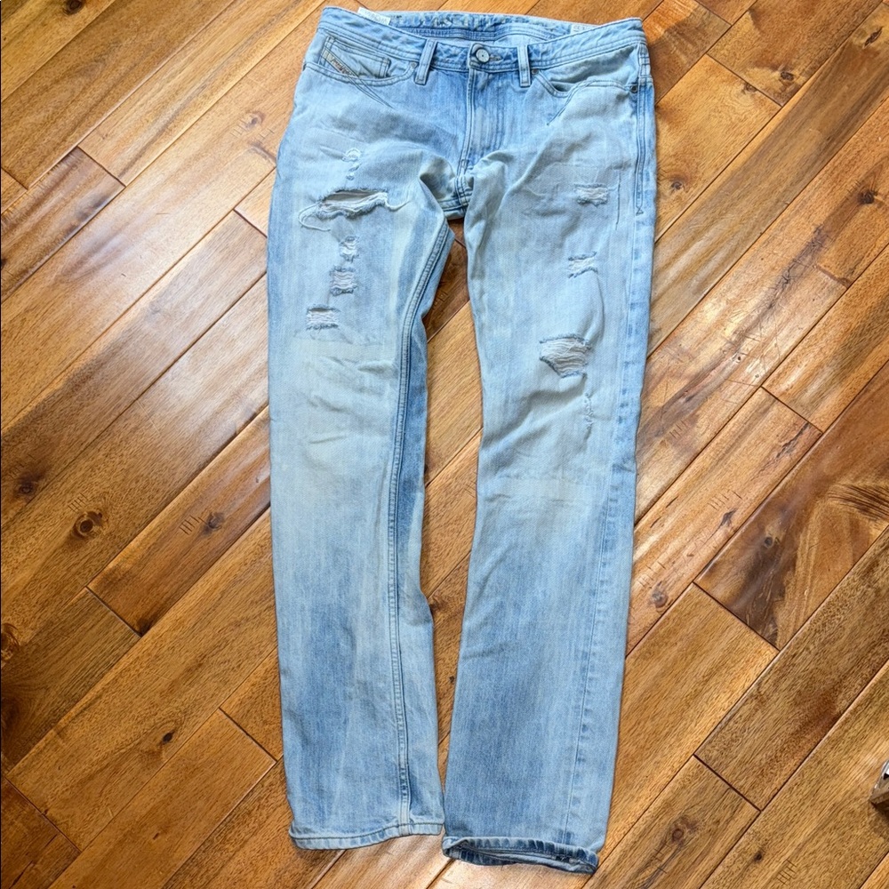 Diesel Industry Shioner Slim-Skinny Italian Made Distressed Jeans